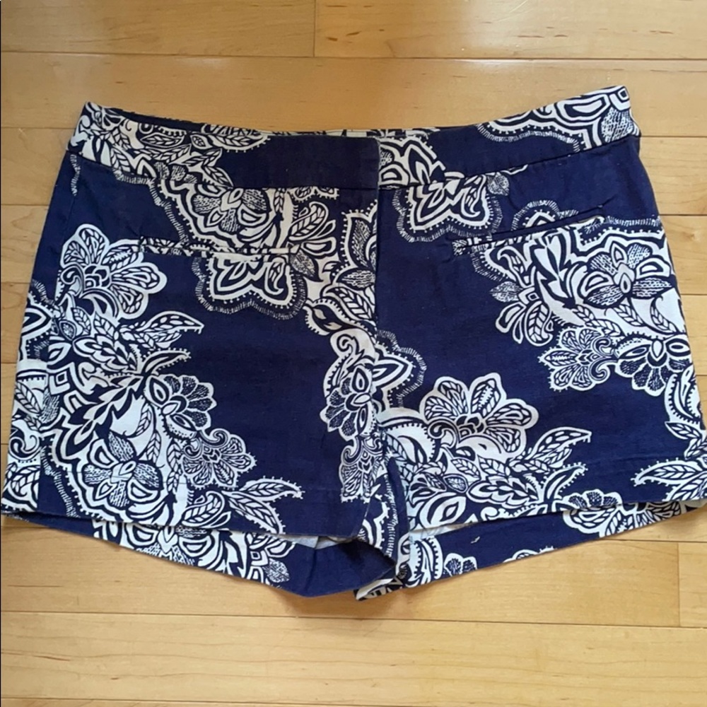 NWOT floral pattern 3” chinos